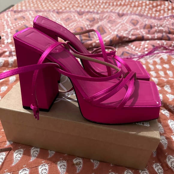 Zara platform pink satin heels. Size 39, US 8. Brand new. Never worn. - Picture 3 of 8